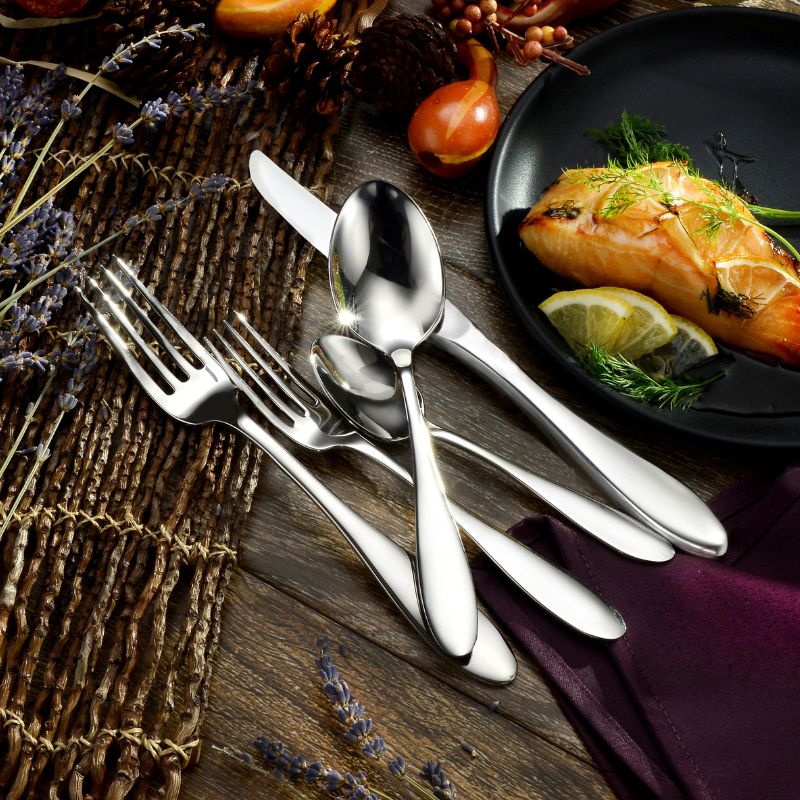 Betsy Ross - 40 Piece Set - With Solid Handle Knife