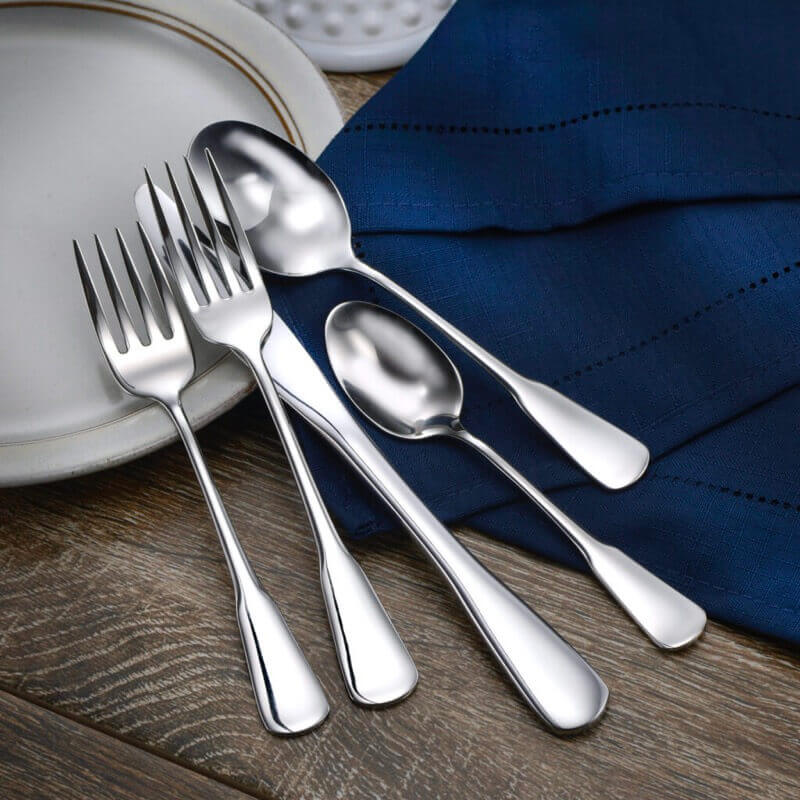 Oneida AMERICAN COLONIAL 5 Piece store Place Setting Stainless Steel Flatware